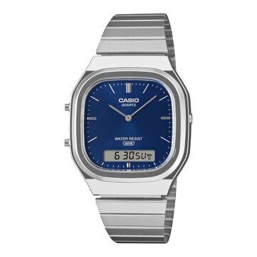 Casio AQ-240E-2A2, en retroklocka i analog-digital stil med blå urtavla med solstrålemönster, silverfärgat boett och armband i rostfritt stål.