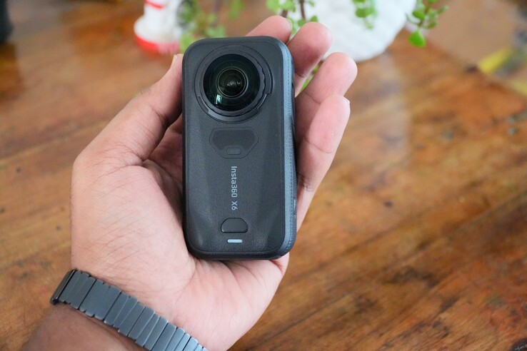Insta360 X6 har en kompakt design