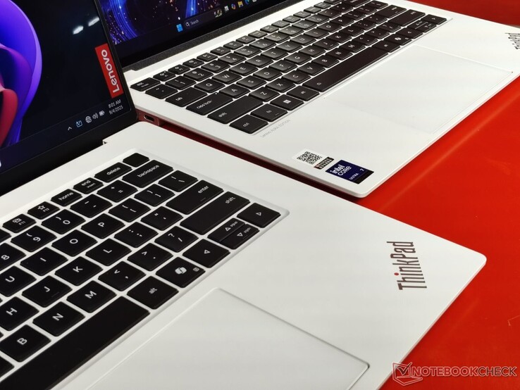 ThinkPad X9 Aura Edition Glacial White 2