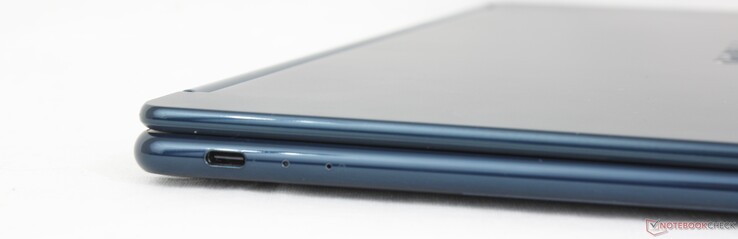 Vänster: USB-C Thunderbolt 4 med DisplayPort 2.1 + Power Delivery
