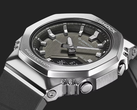 Casio G-Shock GMS2110-1A1 med metallring, avbildad mot en mörk bakgrund. (Bildkälla: Casio)