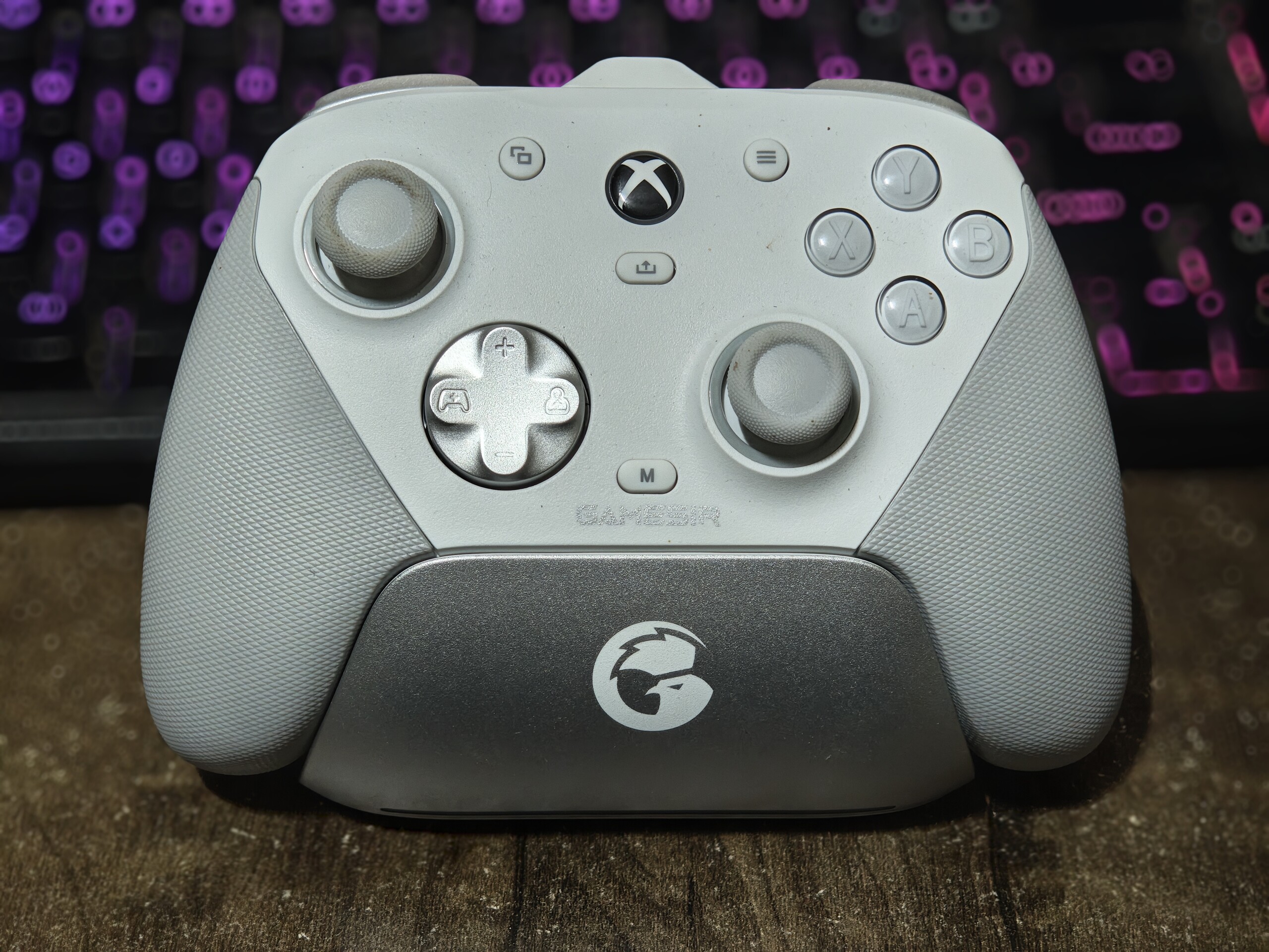 GameSir GT7 Pro är en funktionsrik kontroller som inte bränner hål i din ficka (bildkälla: Notebookcheck)