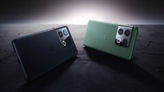 OnePlus 10 Pro, som lanserades 2022, hade en fyrkantig kameramodul. (Bildkälla: OnePlus)