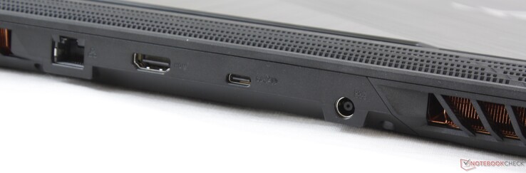 Baksidan: Gigabit RJ-45, HDMI 2.0, USB 3.1 Gen 2 Typ C med DisplayPort 1.4, AC-adapter