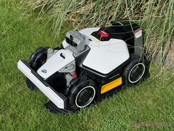 Luba Mini AWD LiDAR 1500 under laddning