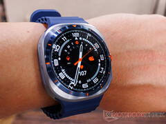 2025 Galaxy Watch Ultra (bilden) har 64 GB lagringsutrymme (Bildkälla: Notebookcheck)