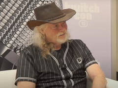 En skärmdump av Dan Clancy&#039;s senaste Twitchcon 2025-intervju (bildkälla: Taylor Lorenz YT)