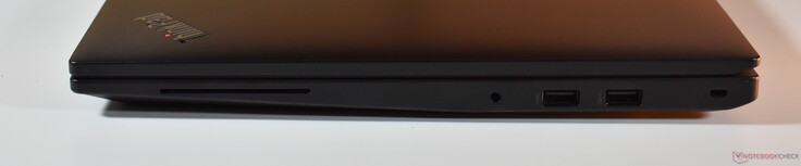 rätt: Smartcard-läsare, 3,5 mm ljud, USB-A 2.0, USB A 3.2 Gen 1, Kensington Lock