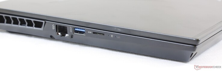 Vänster: Gigabit RJ-45, USB 3.1 med PowerShare, MicroSD-kortläsare