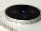 En kontinuerlig zoom finns tydligen också på att-göra-listan för utvecklingen av Vivo X300 Ultra. (Bild: Weibo)