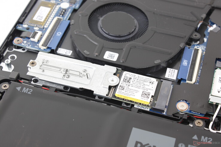 Systemet stöder endast en M.2 PCIe4 x4 NVMe SSD med en längd på upp till 80 mm