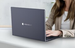 Bilden är en officiell marknadsföringsbild av den förra generationens bärbara dator Dynabook Portege X30L.