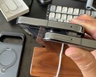 Pixel 10 Pro XL med SIM-kortplats skickad till amerikansk kund efter RMA. (Bildkälla: crocsnosockz på Reddit)
