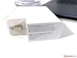 135-watts nätadapter (USB-C)