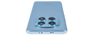 Övre kant: mikrofon, IR-blaster, högtalare