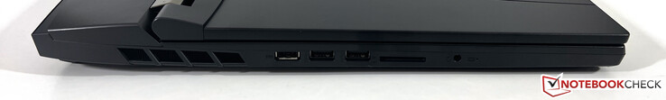 Vänster sida: Ström, 2x USB-A 3.2 Gen2 (10 Gbps), SD-kortläsare, 3,5 mm stereojack