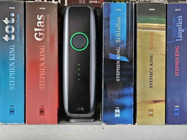 Dwarf Mini är ungefär lika stor som en pocketbok.