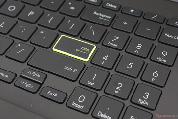Den färgade Enter-tangenten är en ytlig funktion som först introducerades på VivoBook-modeller från 2020