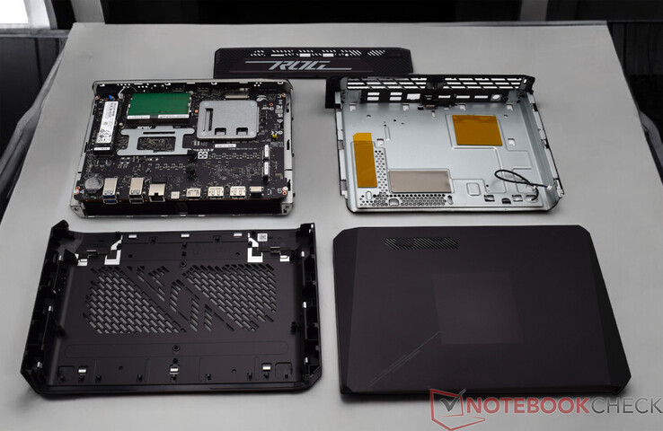Asus ROG NUC demonterad