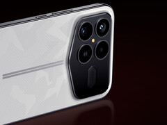 Redmi K90 Ultra uppges ha en aktiv kylfläkt. På bilden: en kampanjbild som visar baksidan av K90 Pro Max Lamborghini-utgåvan.