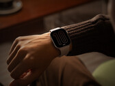 Redmi Watch 6 lanserades i Kina för cirka $54. På bilden: en kampanjbild av smartklockan. (Bildkälla: Xiaomi)
