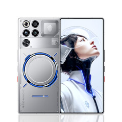 RedMagic 11 Pro vit/silver transparent utgåva (Bildkälla: Nubia)