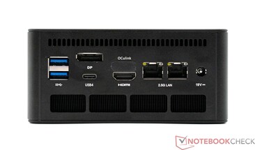 Baksida:2x USB 3.2 Gen 2, DisplayPort 1.4, USB 4 (40 Gbps), OCuLink (64 Gbps), HDMI 2.1, 2x RJ45 2.5G, strömanslutning (19V, 6.32A)