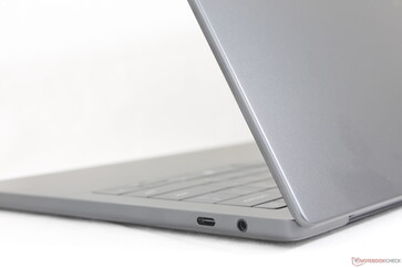 Slät yta av matt aluminiumlegering kan vara en fingeravtrycksmagnet