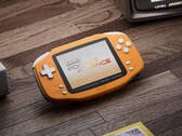 Ayaneo Konkr Pocket Advance är en modern nyversion av Game Boy Advance.
