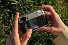 Fujifilm X half är enligt uppgift en riktig succé bland konsumenterna. (Bildkälla: Fujifilm)