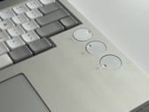 Campus DIY-laptop med mekaniskt tangentbord och anpassningsbara rattar