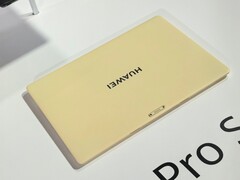 Huawei Matepad Pro S i den gula färgvarianten