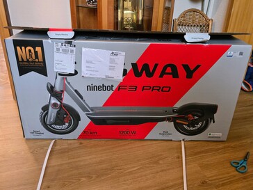 Uppackning av Ninebot F3 Pro