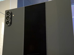 Galaxy Z TriFold (Bildkälla: SBS Korea via Omokgyo Electronics Mall - redigerad)