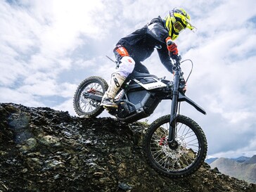 Segway Xaber 300 erbjuder kraft som kan jämföras med en 300cc gasdriven motorcykel. (Bildkälla: Segway)