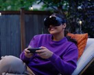 Valve Steam Frame VR-headset med handkontroll visas
