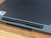 Den smala utformningen på den aktiva pennan må se snygg ut, men ur ergonomisk synvinkel är den inte den bästa