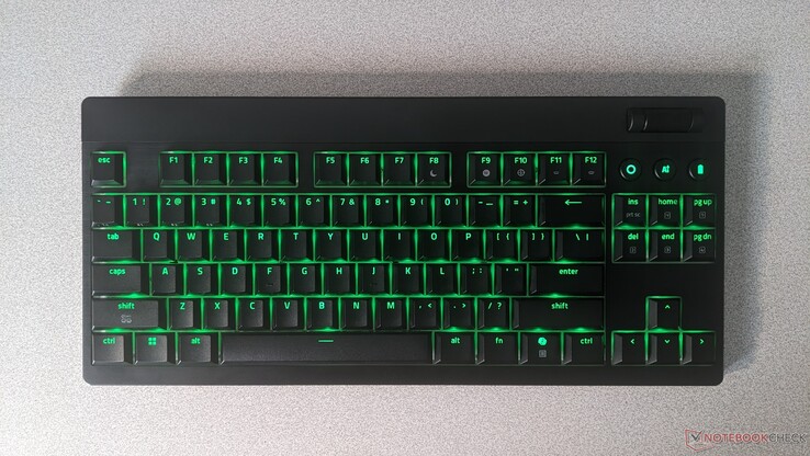 BlackWidow V4 HyperSpeed TKL uppifrån och ner