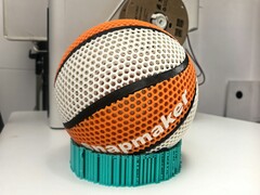 En dekorativ bild som visar en 3D-printad basketboll