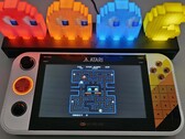 Atari Gamestation Go levererar kompakt retrospelande med fullt officiellt stöd. (Bildkälla: Marc Zander, Notebookcheck)