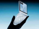 Motorola arbetar tydligen på en flip-telefon med Swarovski-kristaller (Bildkälla: Ytechb)