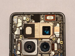 Vivo X300 Ultra har tre bakåtriktade kameror.