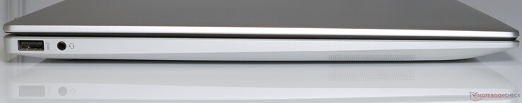 Vänster: USB typ-A 5 Gbps, 3,5 mm kombinerat ljuduttag