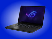 ROG Zephyrus Duo (2026) GX651 ser i sitt ”standardläge” ut ungefär som andra 16-tums gaming-bärbara datorer.