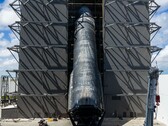 Ship 40 förs in i SpaceX Megabay-hangar vid Starbase nästan tre månader efter uppskjutningen.