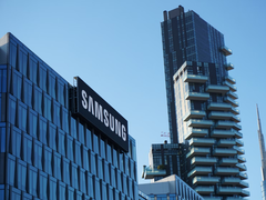 Samsung uppger att deras nya teknik har utvecklats i samarbete med Medical AI. På bilden - Samsungs logotyp på en byggnad. (Bildkälla: Babak Habibi på Unsplash)