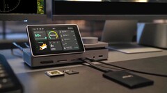 Bättre än så här blir det knappast: Pexarbolt Ultra är en Thunderbolt 5-dockningsstation med pekskärm och förmodligen det mest omfattande utbudet av portar på marknaden.