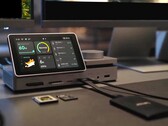 Bättre än så här blir det knappast: Pexarbolt Ultra är en Thunderbolt 5-dockningsstation med pekskärm och förmodligen det mest omfattande utbudet av portar på marknaden.