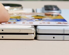 Galaxy Z Fold7 verkar vara tunnare än Ivory White-versionen av Magic V5 här, från höger till vänster. (Bildkälla: Ice Universe)