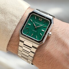 Scarifour green jade har 50 m (50 bar) vattentålighet (Bildkälla: Benjamin James Watches)